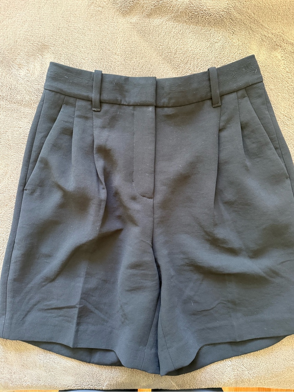 Aritzia Black Effortless Shorts US2